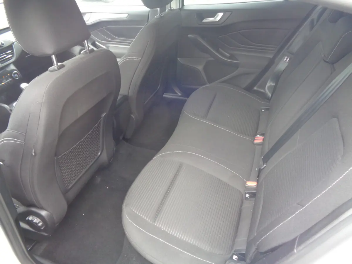 1.0 EcoBoost Hybrid Titanium Ecc, LM velgen, Carplay/android, winterpack