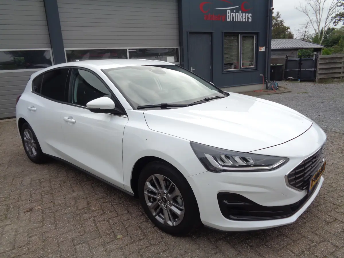 1.0 EcoBoost Hybrid Titanium Ecc, LM velgen, Carplay/android, winterpack
