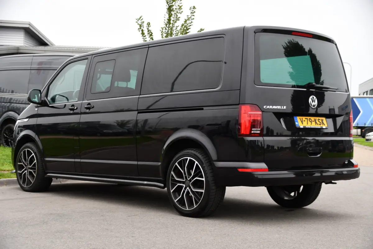 2.0 TDI L2H1 32 DC Caravelle Virtual, Adaptieve Cruise, Carplay, LED, 204pk, Stoelverwarming, Clima, Automaat, 2 x Schuifdeur, Multimedia, Uniek!