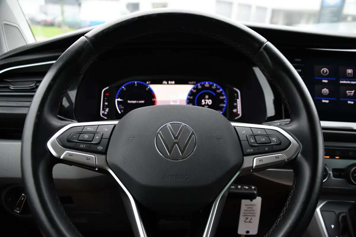 2.0 TDI L2H1 32 DC Caravelle Virtual, Adaptieve Cruise, Carplay, LED, 204pk, Stoelverwarming, Clima, Automaat, 2 x Schuifdeur, Multimedia, Uniek!