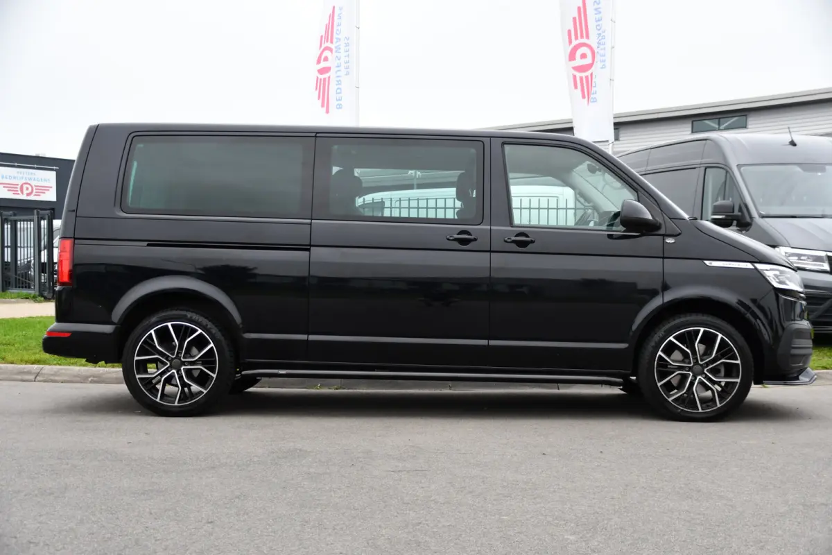 2.0 TDI L2H1 32 DC Caravelle Virtual, Adaptieve Cruise, Carplay, LED, 204pk, Stoelverwarming, Clima, Automaat, 2 x Schuifdeur, Multimedia, Uniek!