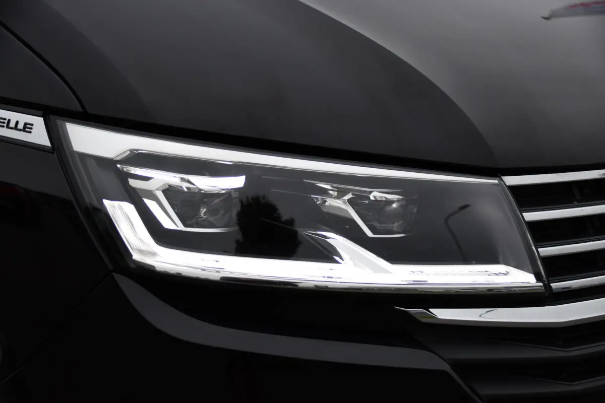 2.0 TDI L2H1 32 DC Caravelle Virtual, Adaptieve Cruise, Carplay, LED, 204pk, Stoelverwarming, Clima, Automaat, 2 x Schuifdeur, Multimedia, Uniek!