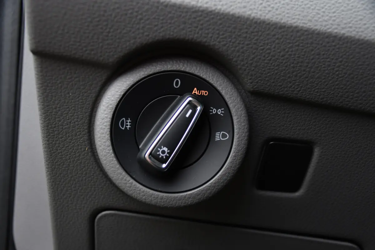 2.0 TDI L2H1 32 DC Caravelle Virtual, Adaptieve Cruise, Carplay, LED, 204pk, Stoelverwarming, Clima, Automaat, 2 x Schuifdeur, Multimedia, Uniek!