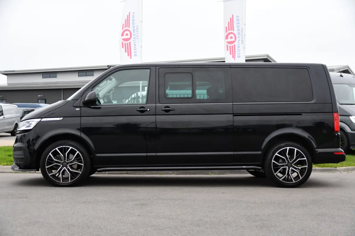 2.0 TDI L2H1 32 DC Caravelle Virtual, Adaptieve Cruise, Carplay, LED, 204pk, Stoelverwarming, Clima, Automaat, 2 x Schuifdeur, Multimedia, Uniek!