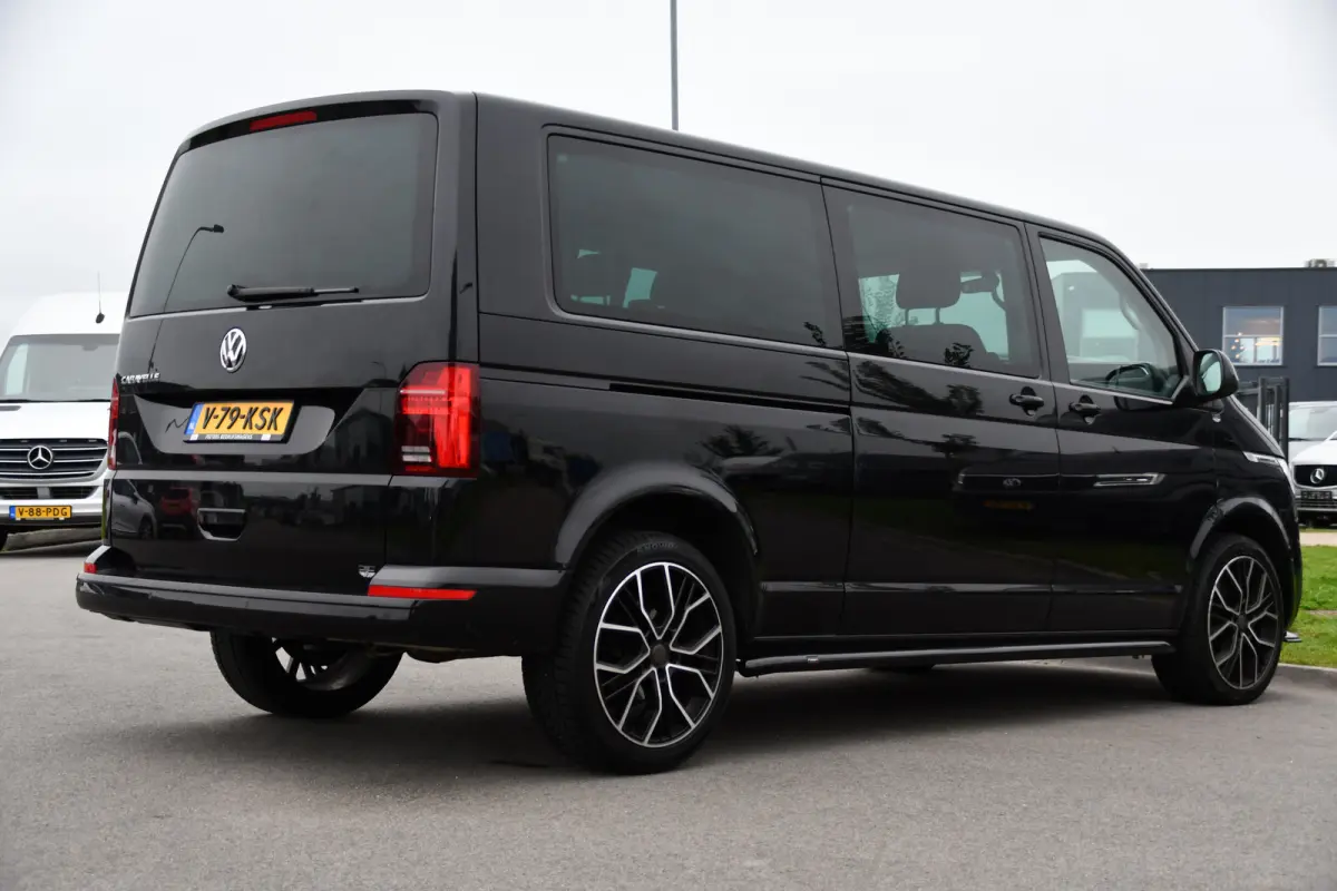 2.0 TDI L2H1 32 DC Caravelle Virtual, Adaptieve Cruise, Carplay, LED, 204pk, Stoelverwarming, Clima, Automaat, 2 x Schuifdeur, Multimedia, Uniek!