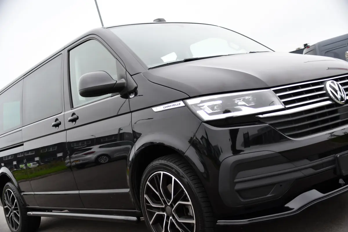 2.0 TDI L2H1 32 DC Caravelle Virtual, Adaptieve Cruise, Carplay, LED, 204pk, Stoelverwarming, Clima, Automaat, 2 x Schuifdeur, Multimedia, Uniek!