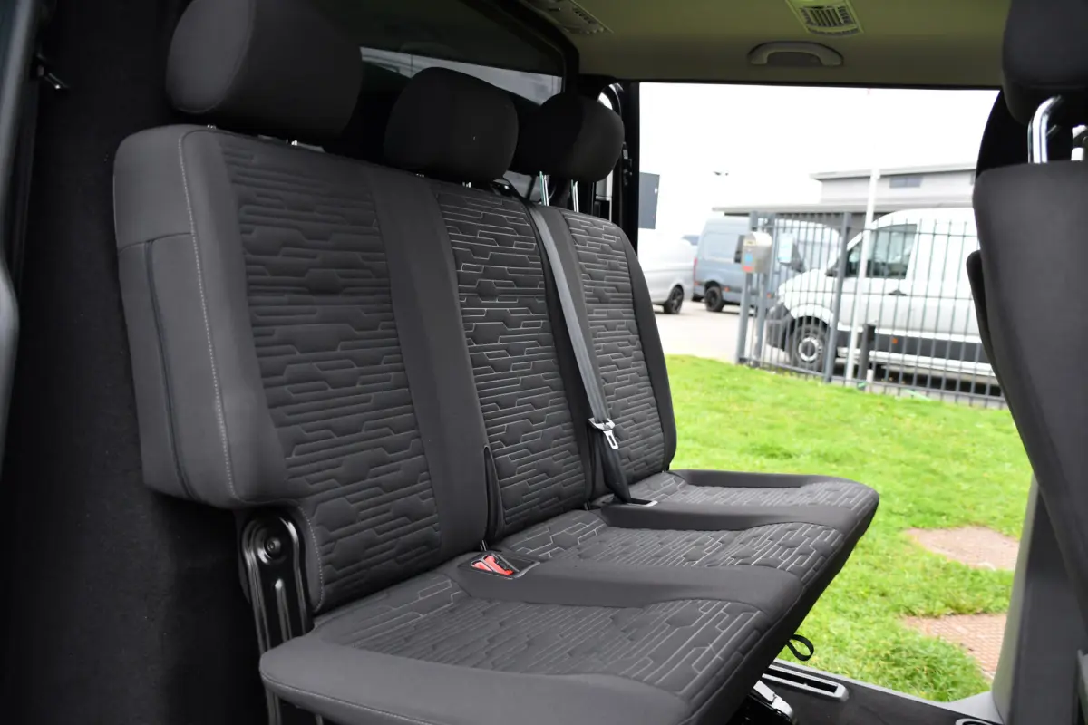 2.0 TDI L2H1 32 DC Caravelle Virtual, Adaptieve Cruise, Carplay, LED, 204pk, Stoelverwarming, Clima, Automaat, 2 x Schuifdeur, Multimedia, Uniek!