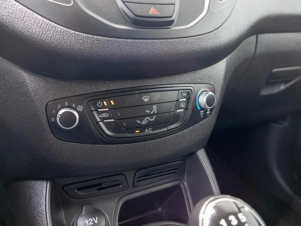 1.5 TDCI Economy Edition Cruise control Verwarmde voorruit