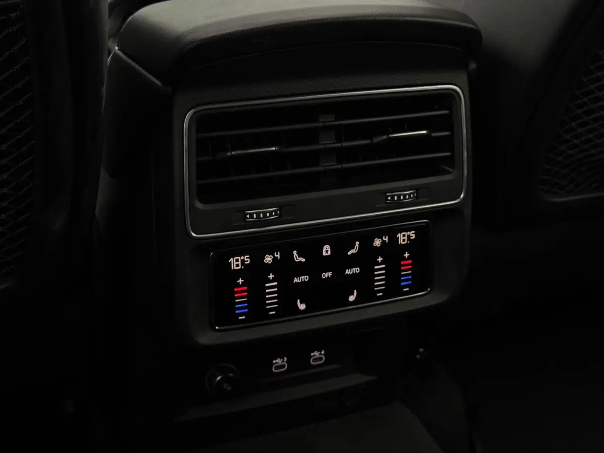 SQ7 4.0 TFSI SQ 7 quattro 7p FULL PANO|LEDER|LED|SPORTVELGEN