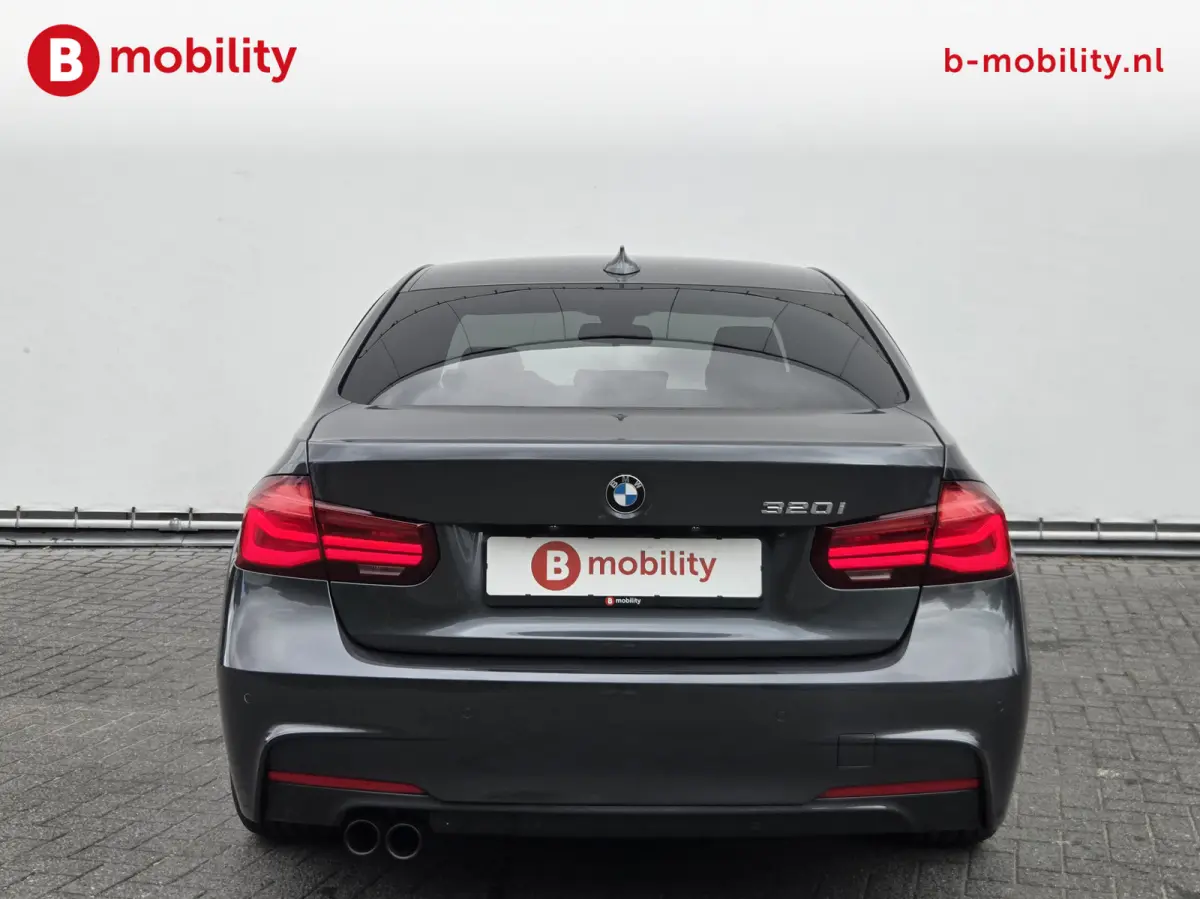 320i High Executive M-Sport Apple CarPlay NL Auto! | Hifi | DAB | Leer | Cruise Control | Navigatie
