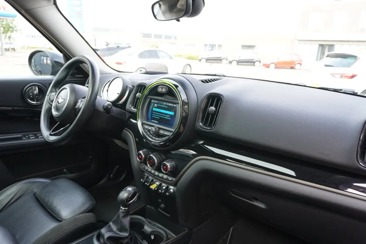 1.5 Cooper ALL4 Chili Automaat | Navigatie | CarPlay | Plugin | Vol opties | Inruil mogelijk