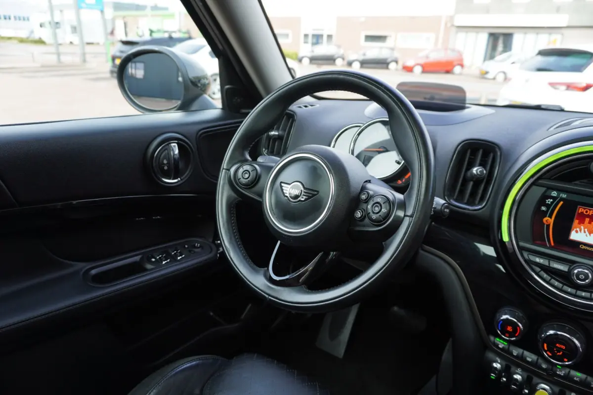 1.5 Cooper ALL4 Chili Automaat | Navigatie | CarPlay | Plugin | Vol opties | Inruil mogelijk
