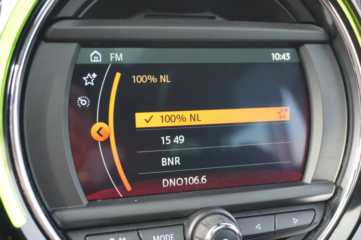 1.5 Cooper ALL4 Chili Automaat | Navigatie | CarPlay | Plugin | Vol opties | Inruil mogelijk