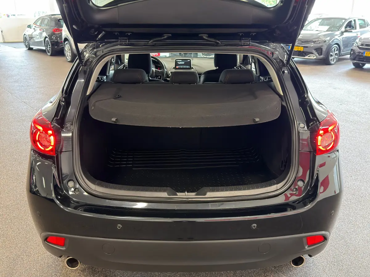 2.0 SkyActiv-G| NAVIGATIE/CAMERA| CRUISE | ECC AIRCO |