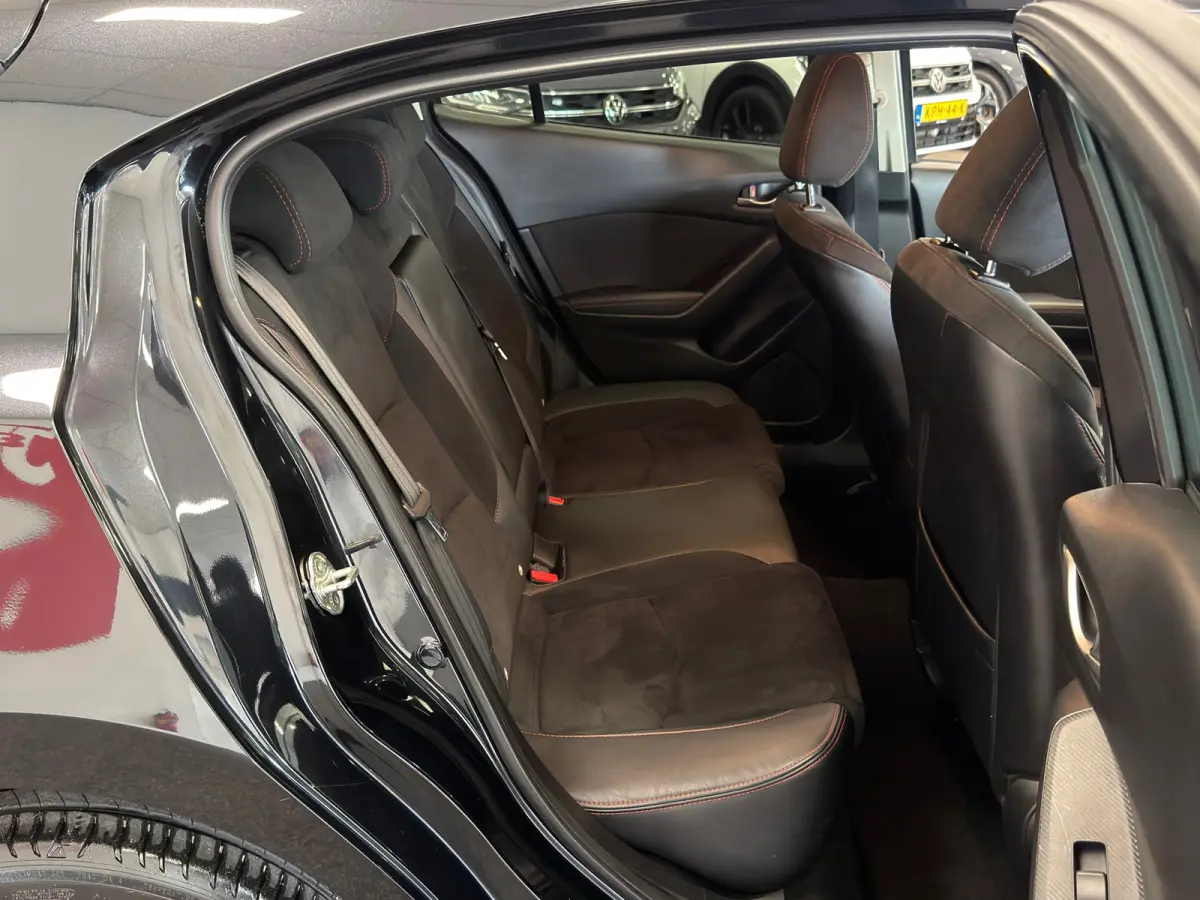 2.0 SkyActiv-G| NAVIGATIE/CAMERA| CRUISE | ECC AIRCO |