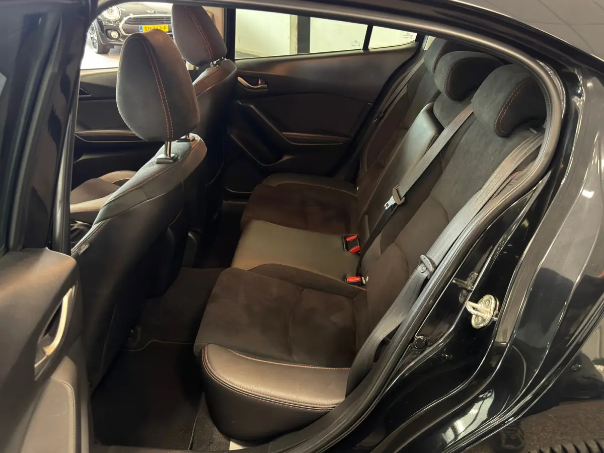 2.0 SkyActiv-G| NAVIGATIE/CAMERA| CRUISE | ECC AIRCO |