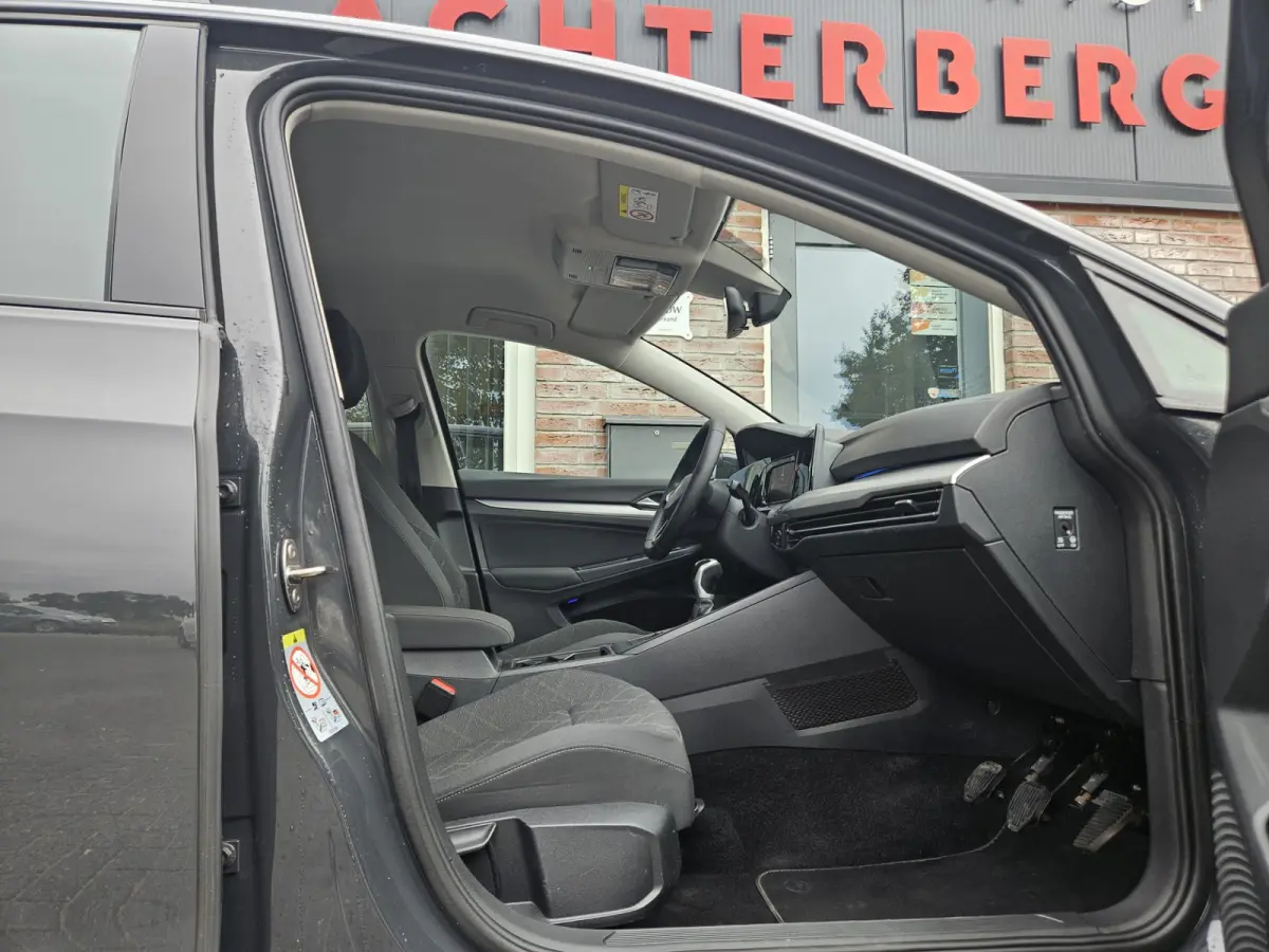 1.0 TSI Life Business Lesauto! Trekhaak! Nette Staat! Carplay! Navigatie! LED!