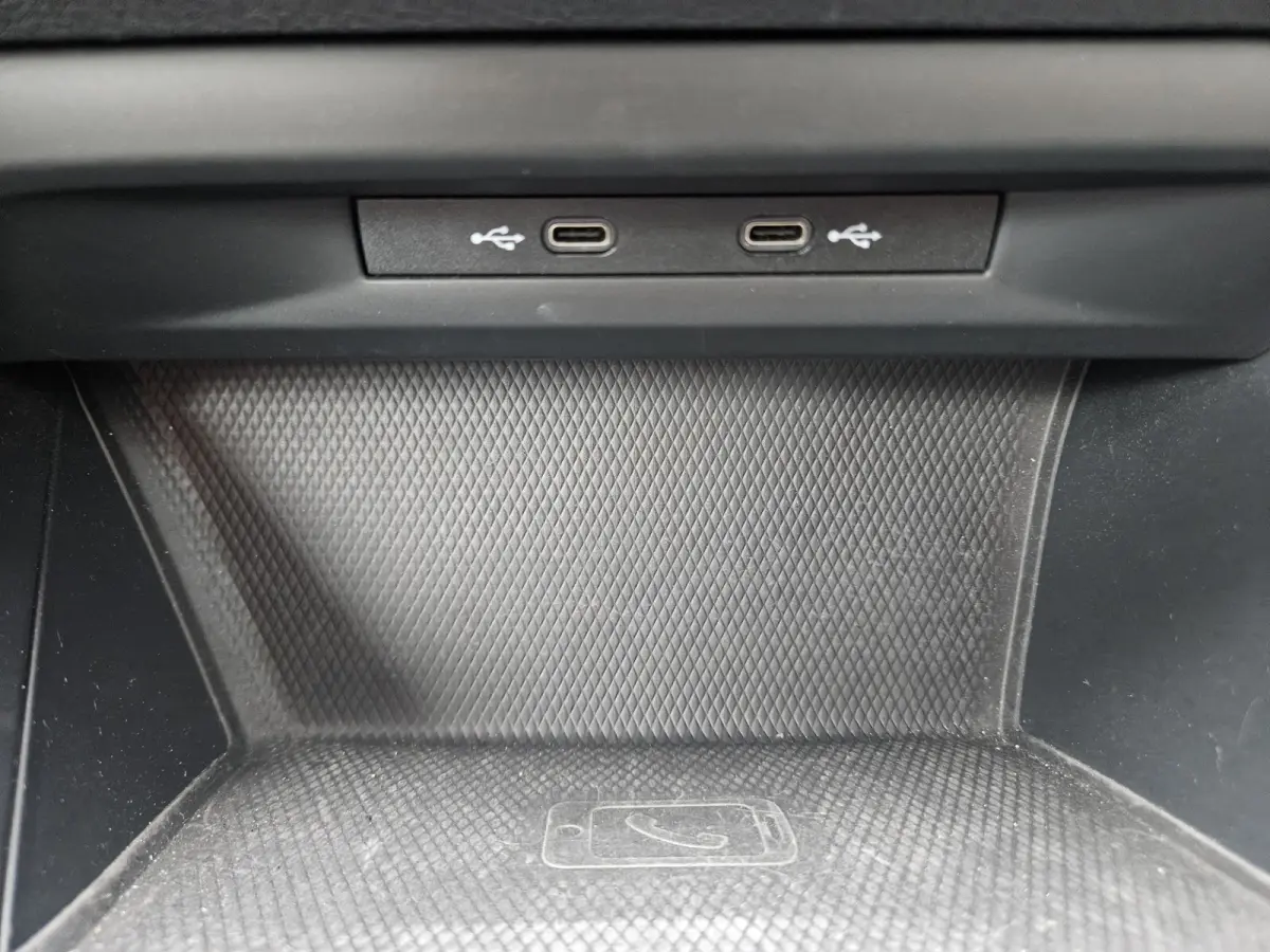 1.0 TSI Life Business Lesauto! Trekhaak! Nette Staat! Carplay! Navigatie! LED!