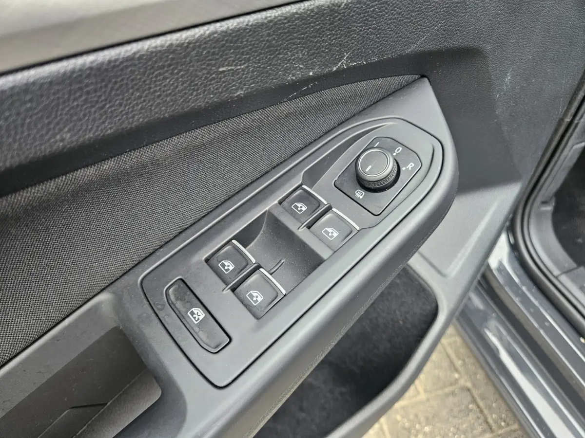 1.0 TSI Life Business Lesauto! Trekhaak! Nette Staat! Carplay! Navigatie! LED!