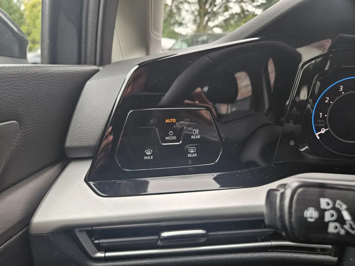 1.0 TSI Life Business Lesauto! Trekhaak! Nette Staat! Carplay! Navigatie! LED!