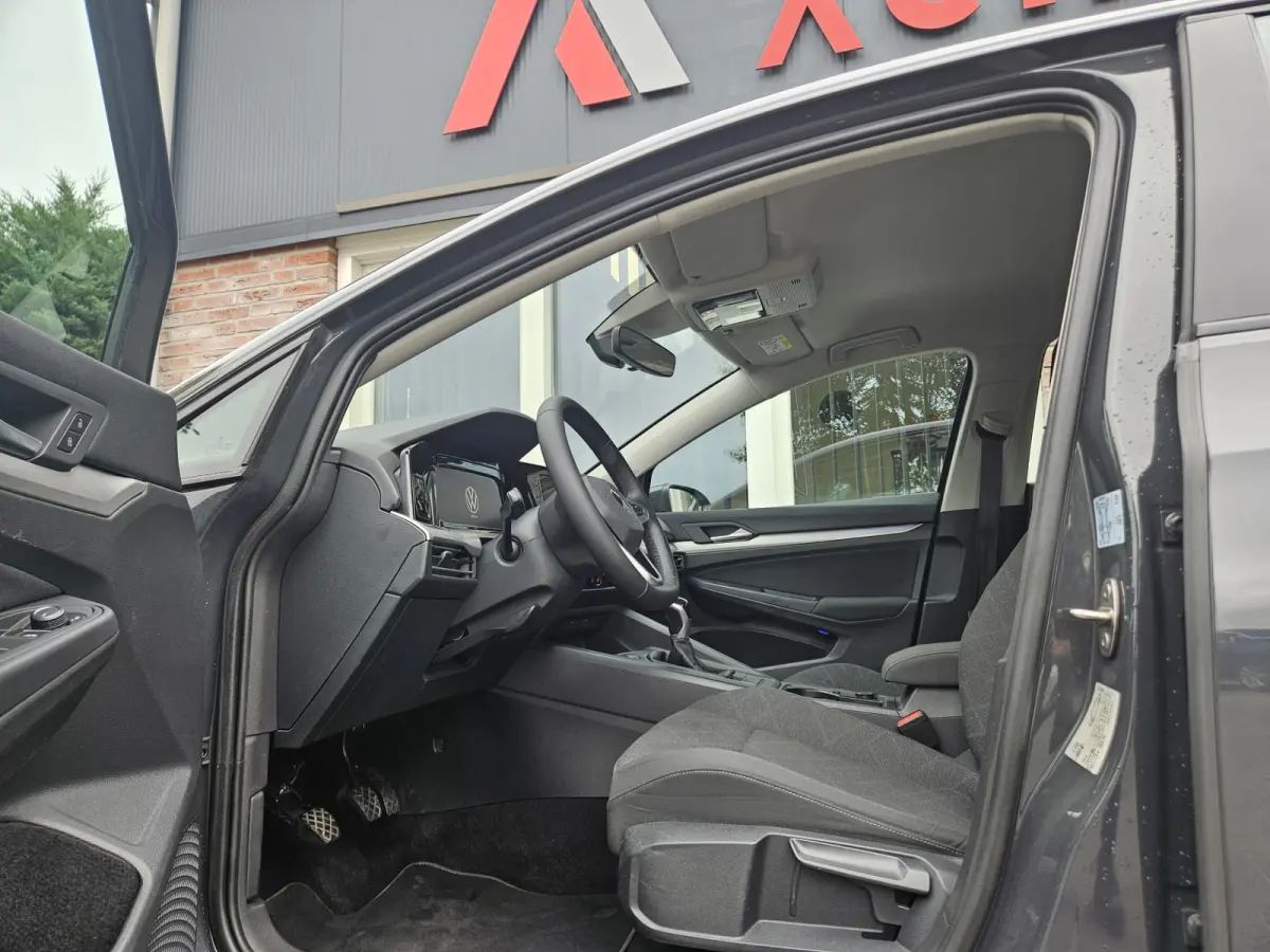 1.0 TSI Life Business Lesauto! Trekhaak! Nette Staat! Carplay! Navigatie! LED!