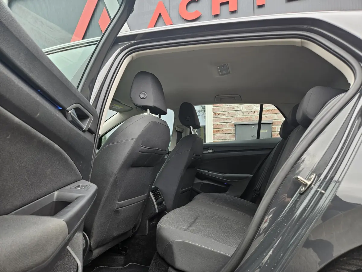 1.0 TSI Life Business Lesauto! Trekhaak! Nette Staat! Carplay! Navigatie! LED!