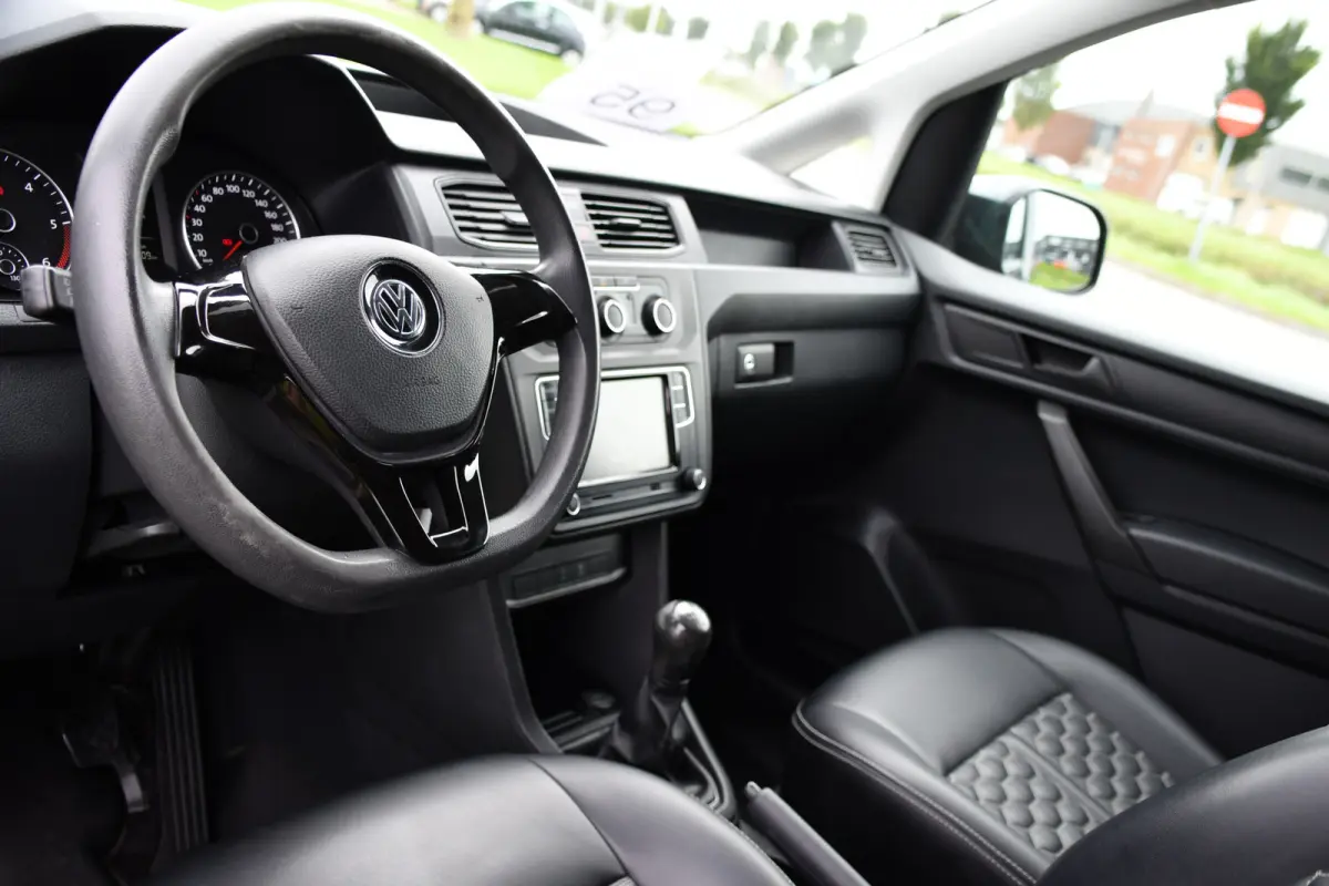 2.0 TDI L1H1 PB Edition Airco, Multimedia, Leder, 185pk, Radio, Uniek!