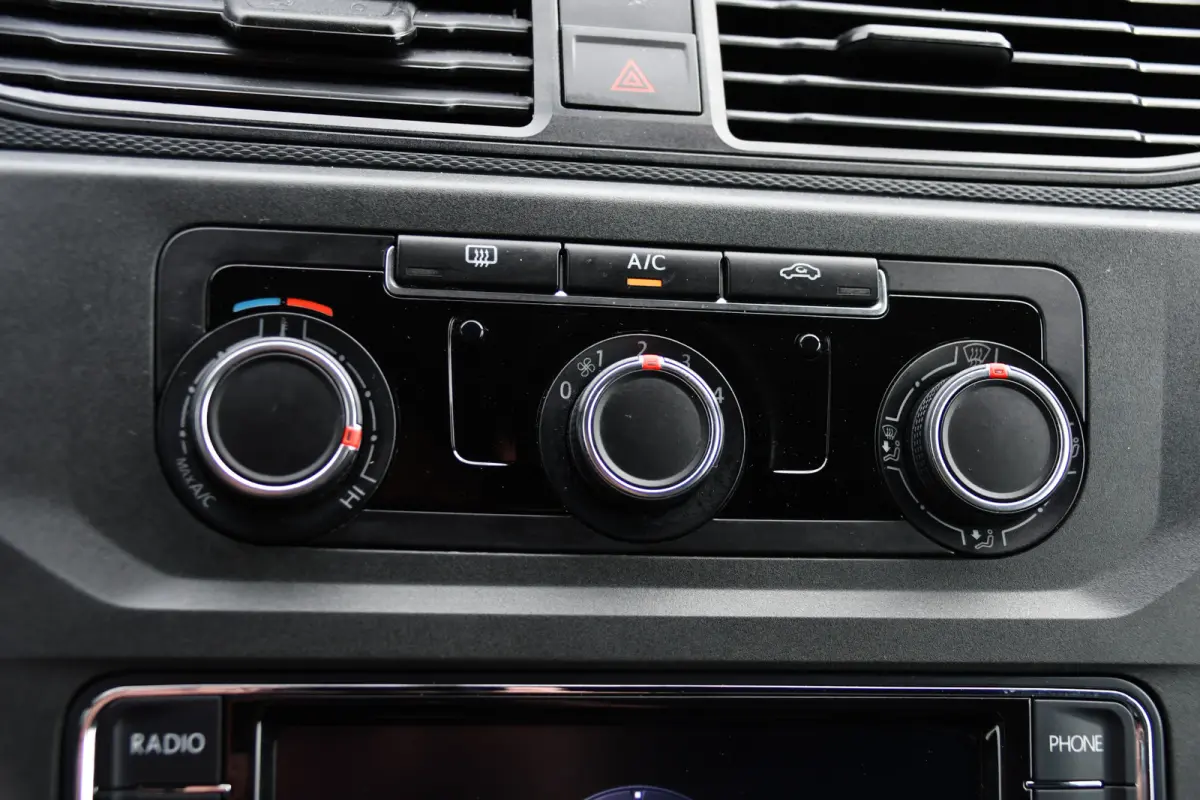 2.0 TDI L1H1 PB Edition Airco, Multimedia, Leder, 185pk, Radio, Uniek!