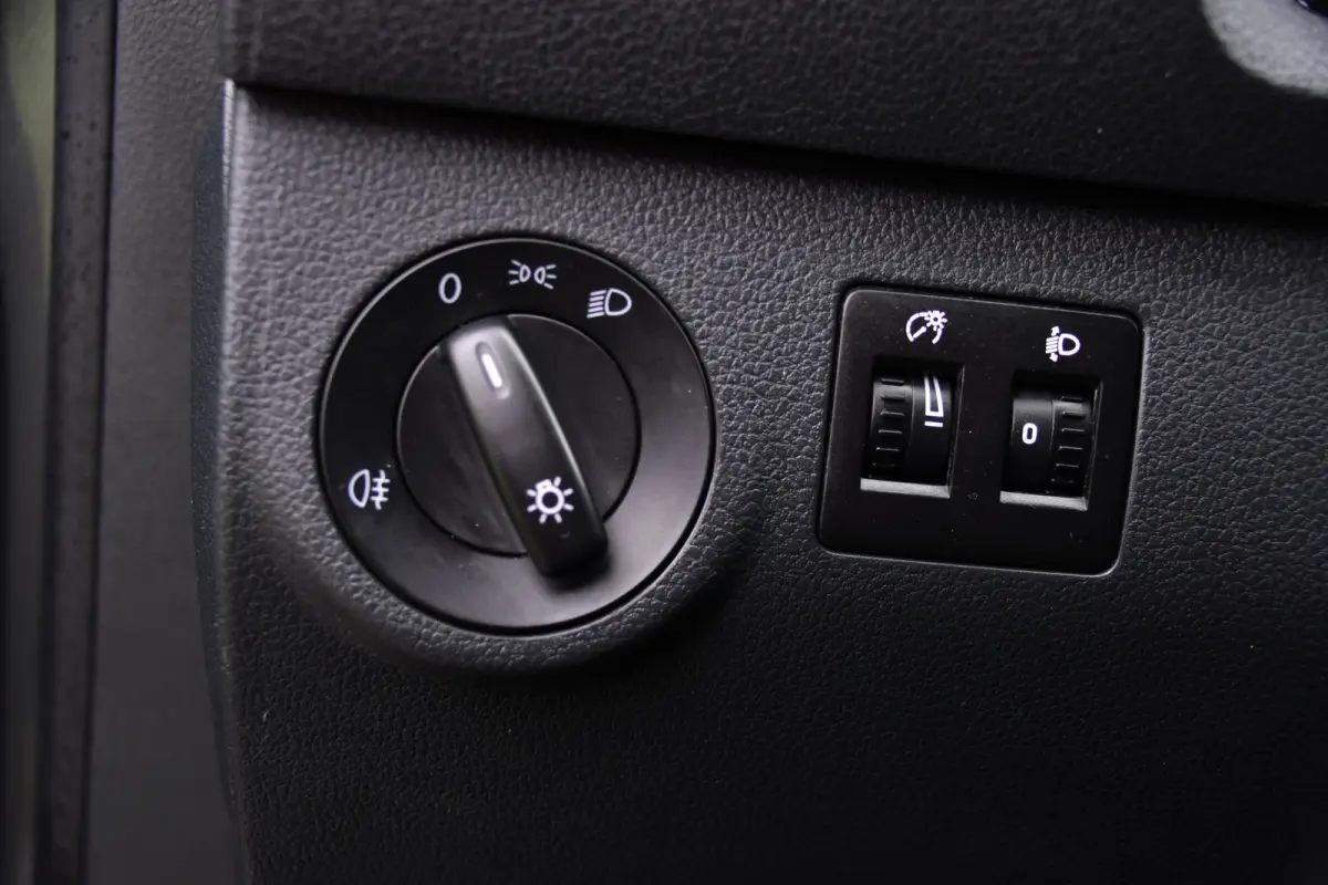2.0 TDI L1H1 PB Edition Airco, Multimedia, Leder, 185pk, Radio, Uniek!