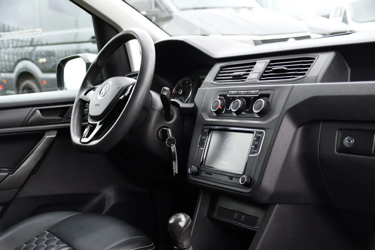 2.0 TDI L1H1 PB Edition Airco, Multimedia, Leder, 185pk, Radio, Uniek!