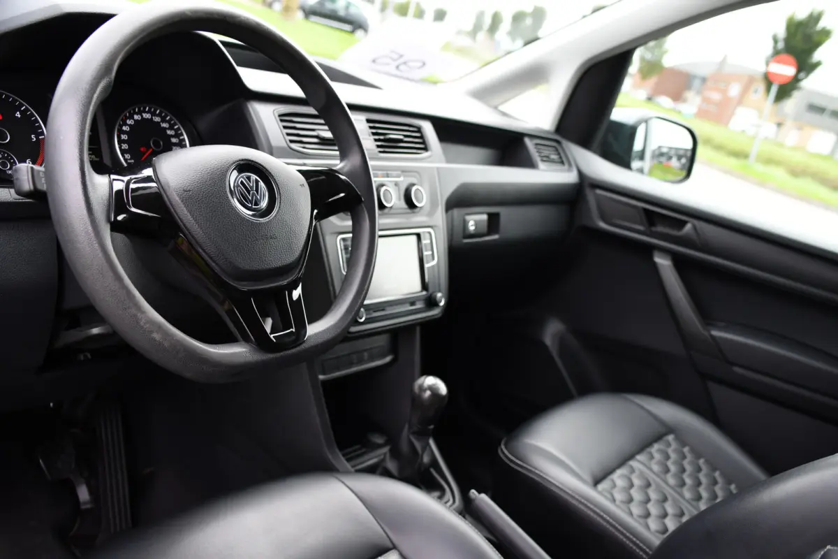 2.0 TDI L1H1 PB Edition Airco, Multimedia, Leder, 185pk, Radio, Uniek!