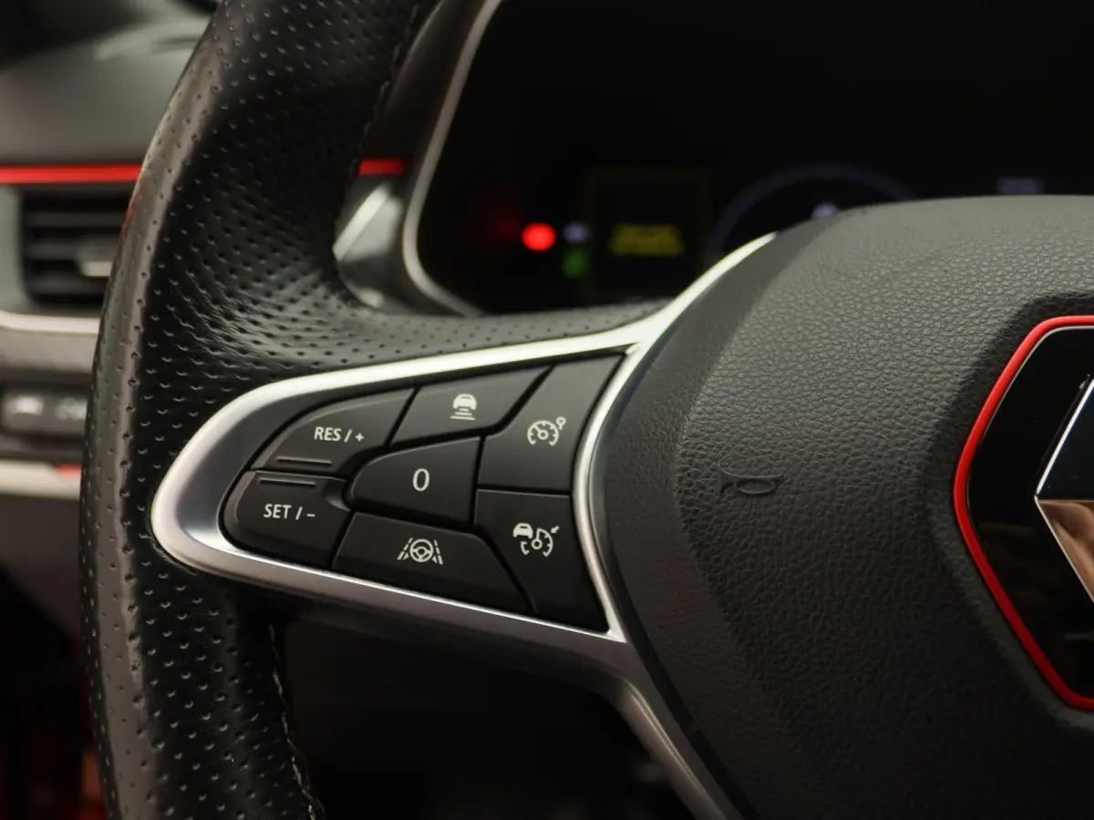 1.6 E-Tech Hybrid 145 R.S. Line | Apple Carplay/Android Auto | Automaat | Camera | Led Verlichting | Leder |