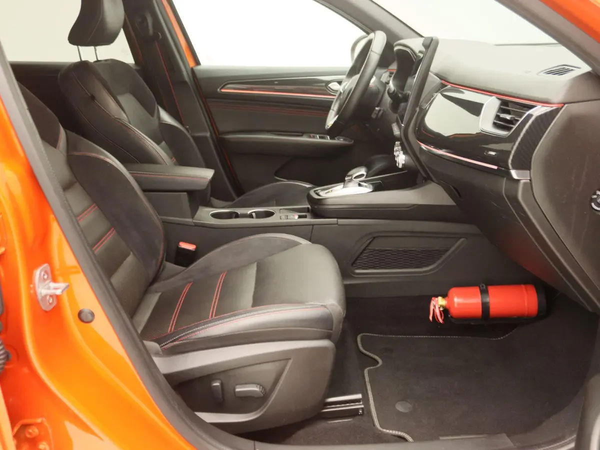 1.6 E-Tech Hybrid 145 R.S. Line | Apple Carplay/Android Auto | Automaat | Camera | Led Verlichting | Leder |