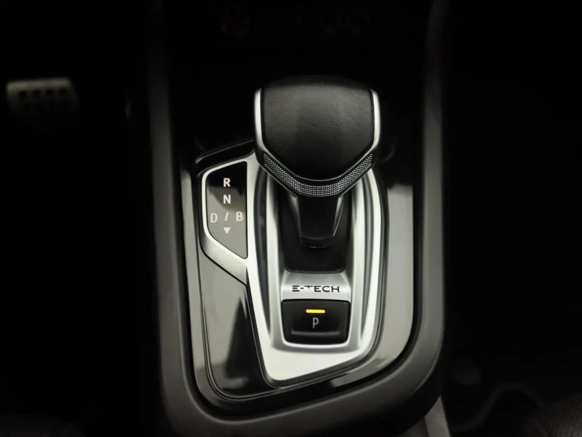 1.6 E-Tech Hybrid 145 R.S. Line | Apple Carplay/Android Auto | Automaat | Camera | Led Verlichting | Leder |