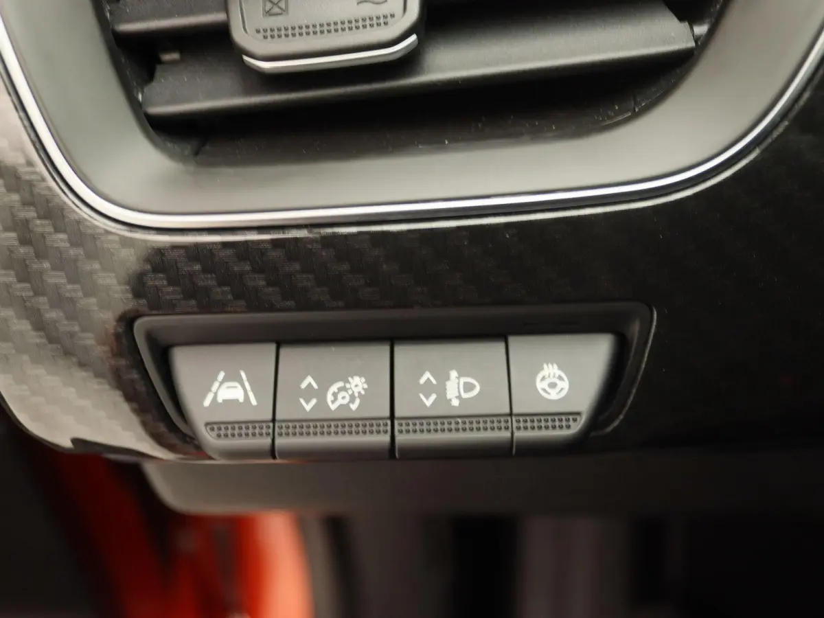 1.6 E-Tech Hybrid 145 R.S. Line | Apple Carplay/Android Auto | Automaat | Camera | Led Verlichting | Leder |
