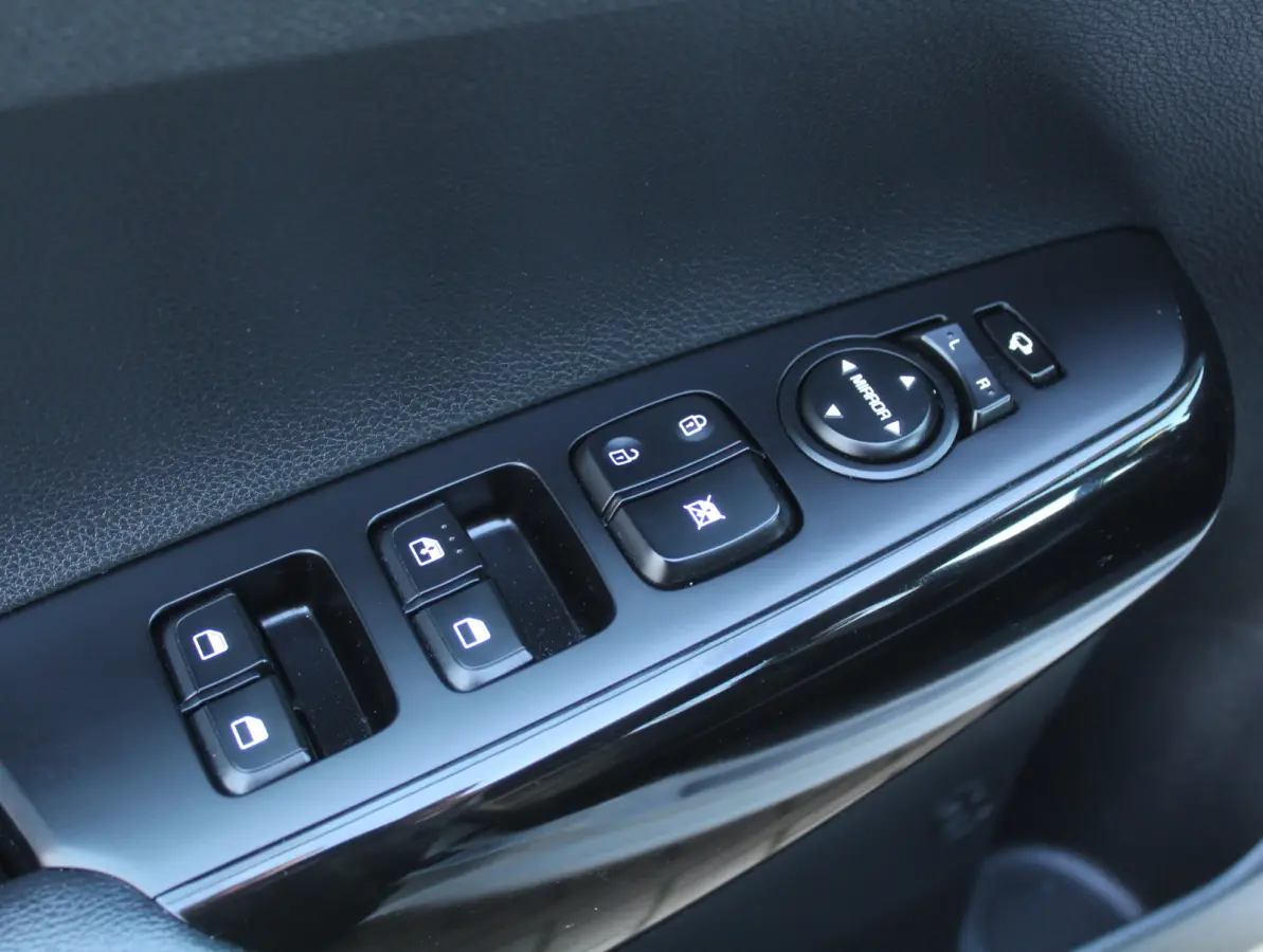 1.0 CVVT Design Edition CLIMATE | CARPLAY | CRUISE | LMV16 | NAVI | LED | CAMERA | LEDER