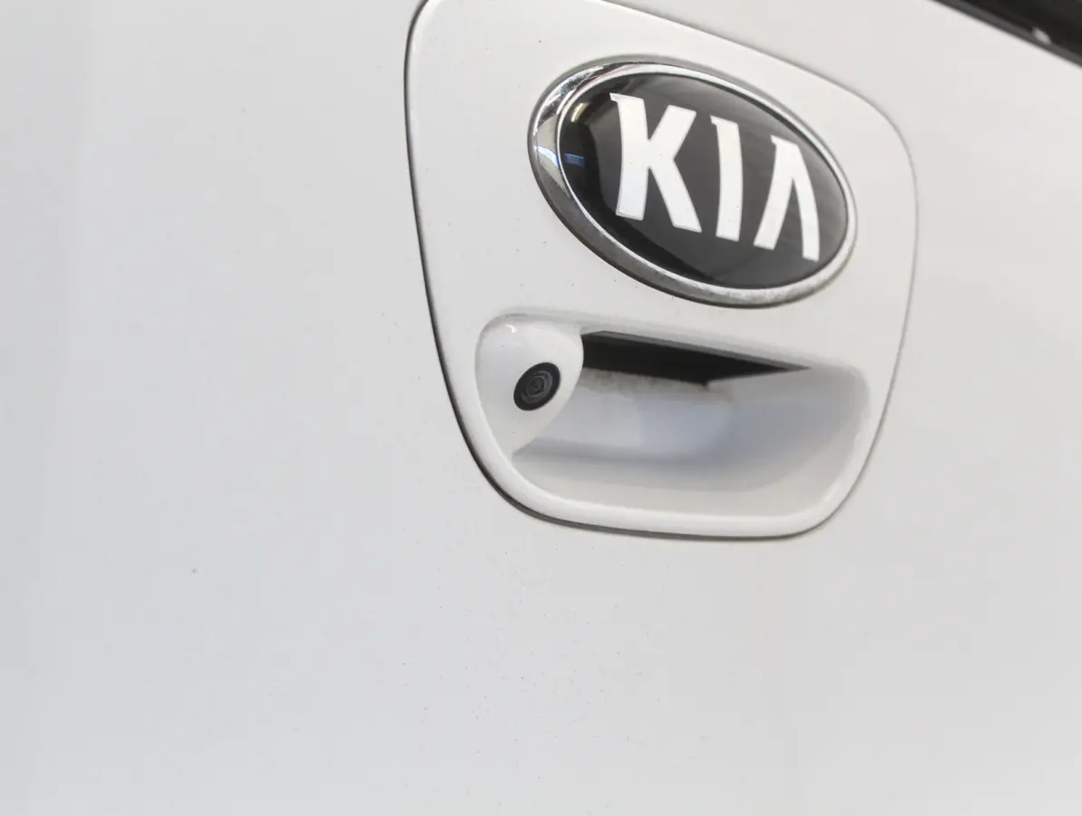 1.0 CVVT Design Edition CLIMATE | CARPLAY | CRUISE | LMV16 | NAVI | LED | CAMERA | LEDER