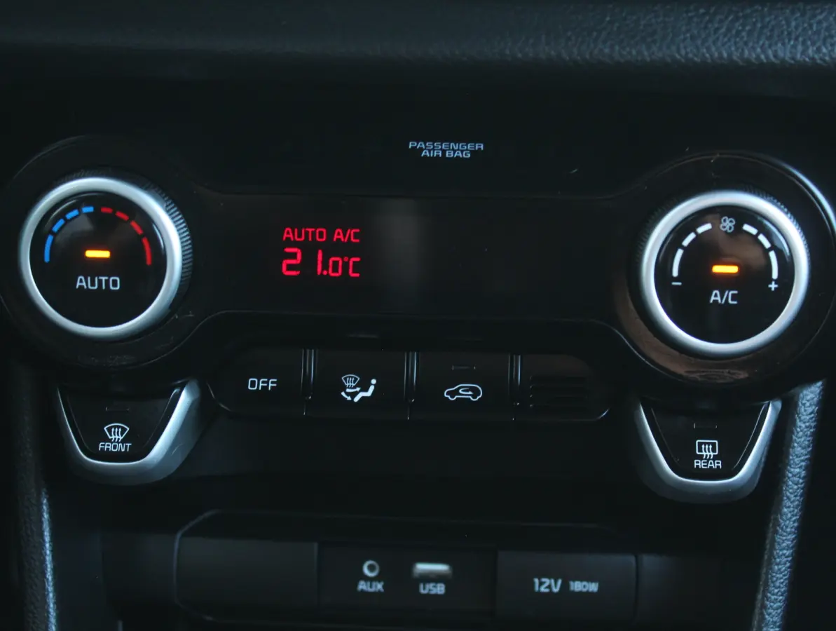 1.0 CVVT Design Edition CLIMATE | CARPLAY | CRUISE | LMV16 | NAVI | LED | CAMERA | LEDER