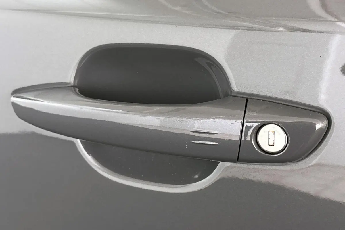 1.2 Hybrid 145 Allure Keyless 360 Camera Dodehoek