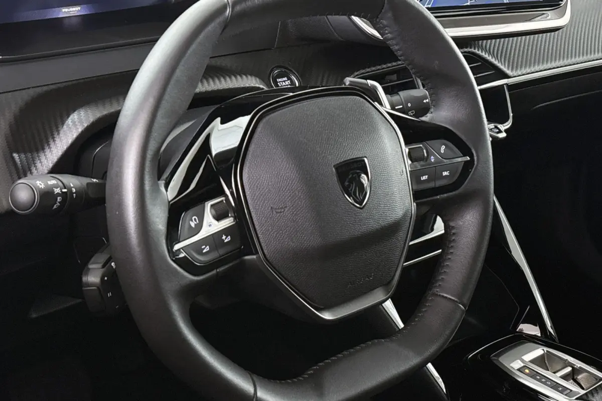 1.2 Hybrid 145 Allure Keyless 360 Camera Dodehoek