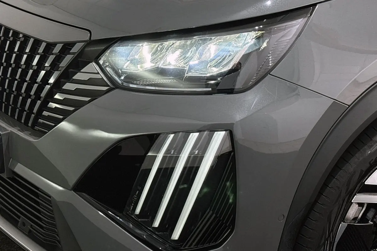 1.2 Hybrid 145 Allure Keyless 360 Camera Dodehoek