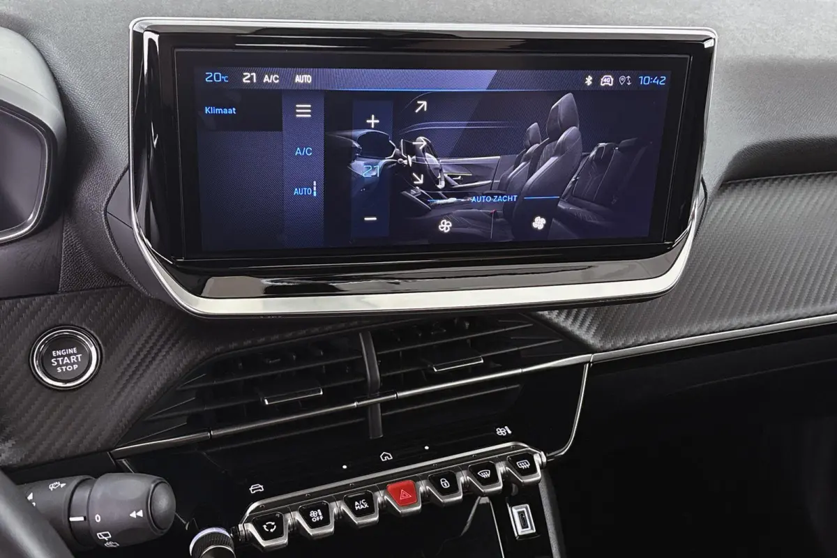 1.2 Hybrid 145 Allure Keyless 360 Camera Dodehoek