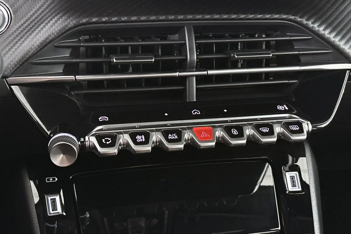 1.2 Hybrid 145 Allure Keyless 360 Camera Dodehoek