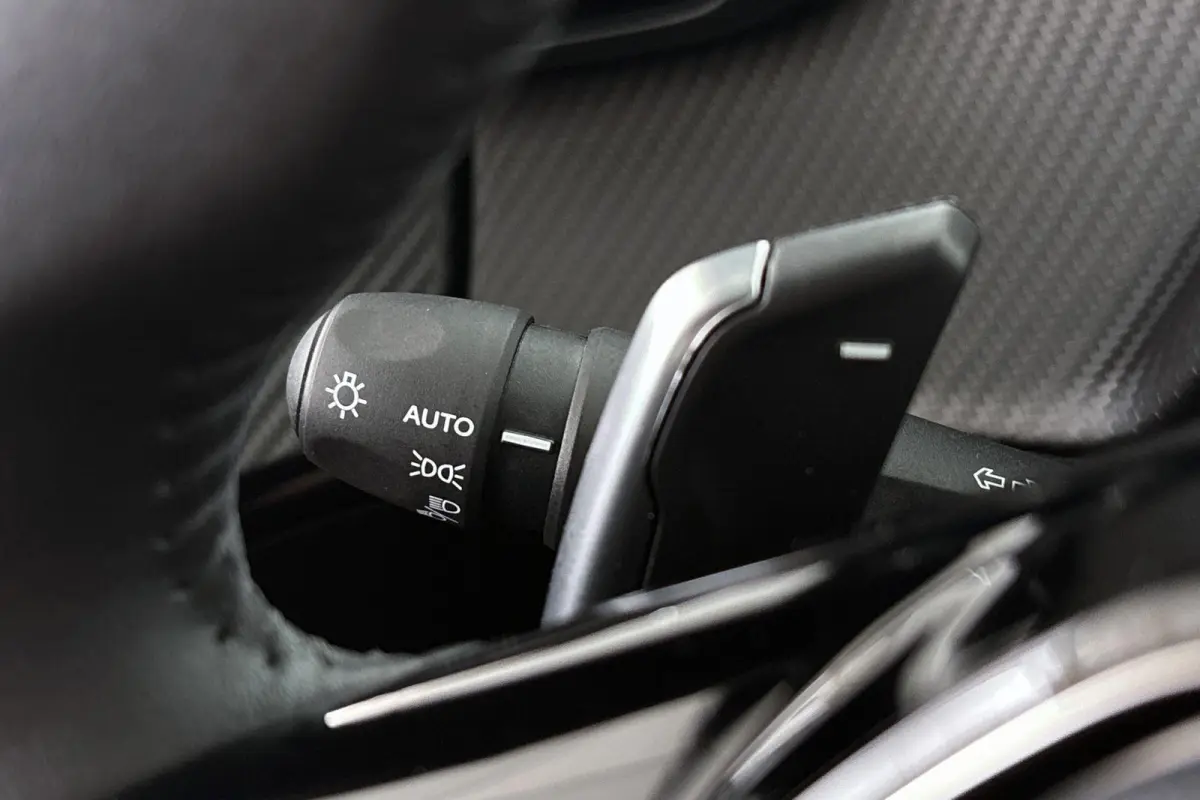 1.2 Hybrid 145 Allure Keyless 360 Camera Dodehoek
