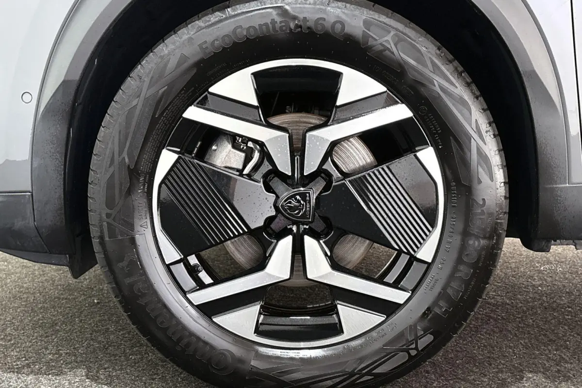 1.2 Hybrid 145 Allure Keyless 360 Camera Dodehoek
