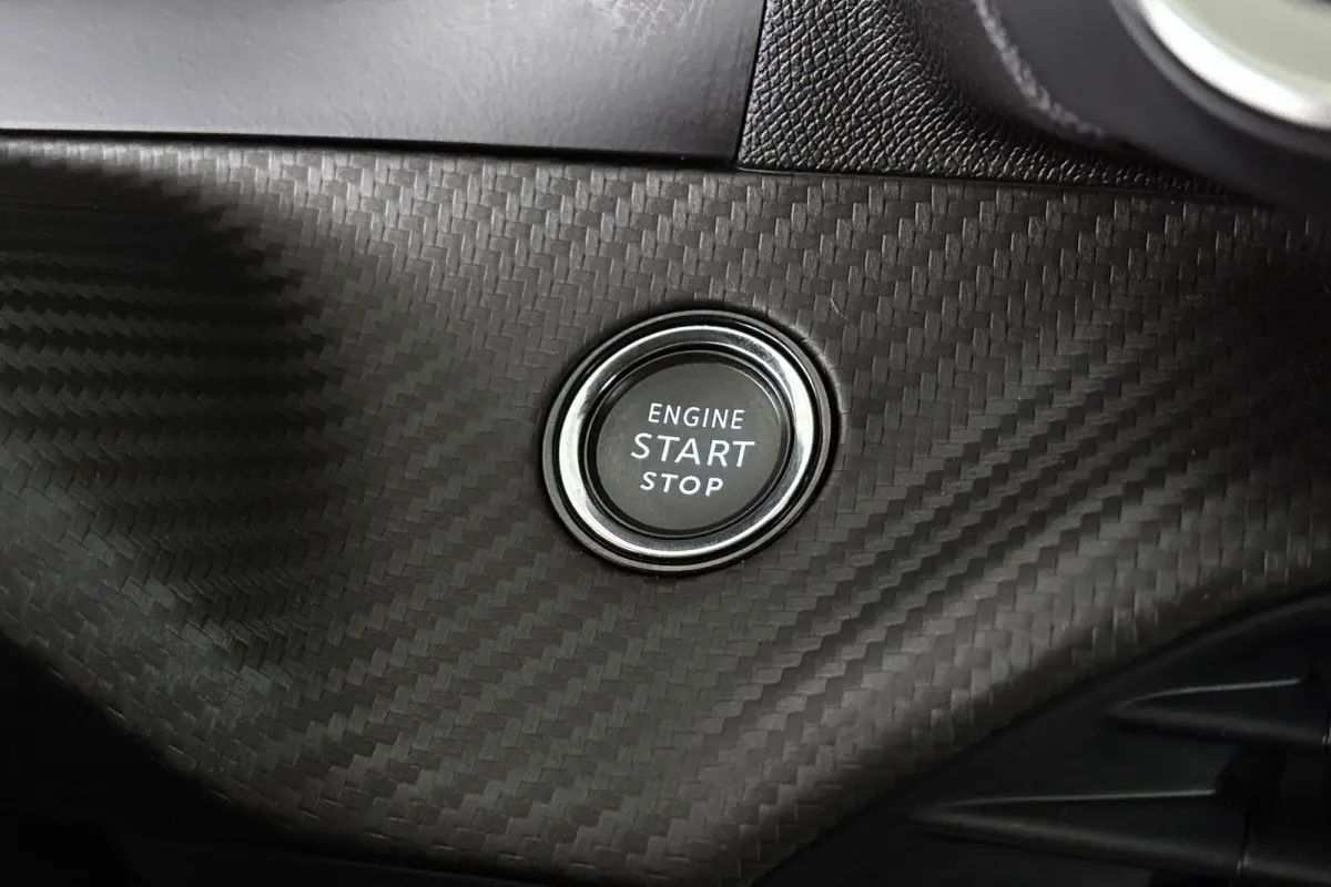 1.2 Hybrid 145 Allure Keyless 360 Camera Dodehoek