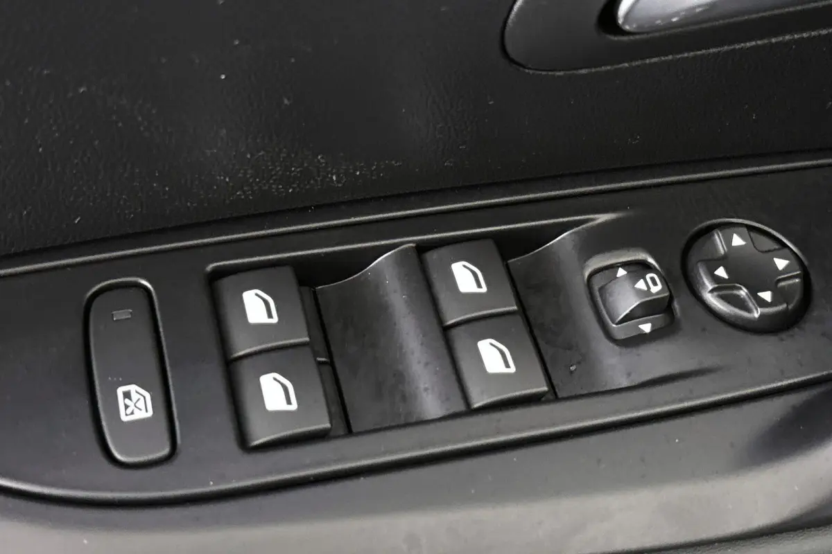 1.2 Hybrid 110 e-DCS6 GT 360 Camera Keyless LED Apple CarPlay
