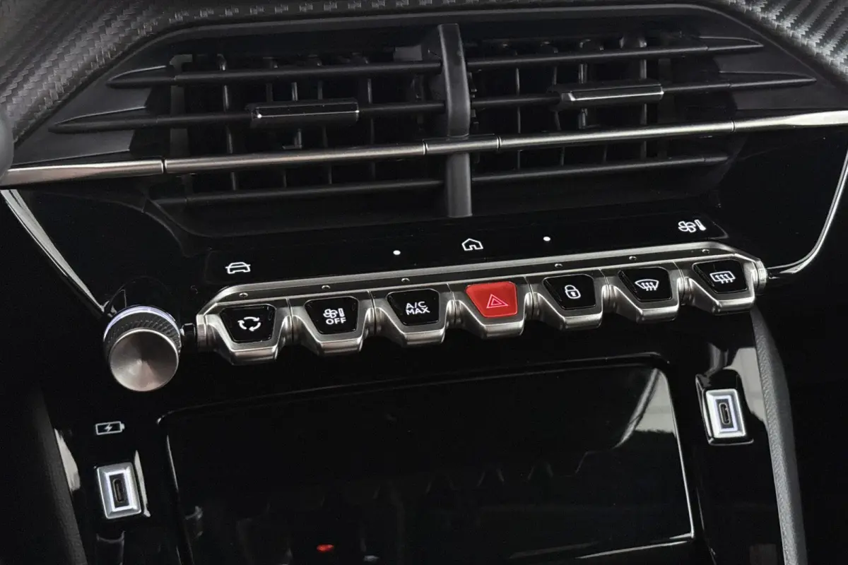 1.2 Hybrid 110 e-DCS6 GT 360 Camera Keyless LED Apple CarPlay