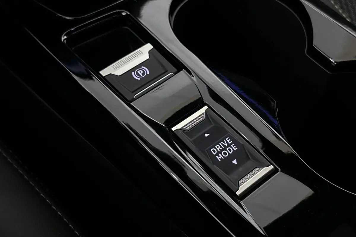 1.2 Hybrid 110 e-DCS6 GT 360 Camera Keyless LED Apple CarPlay