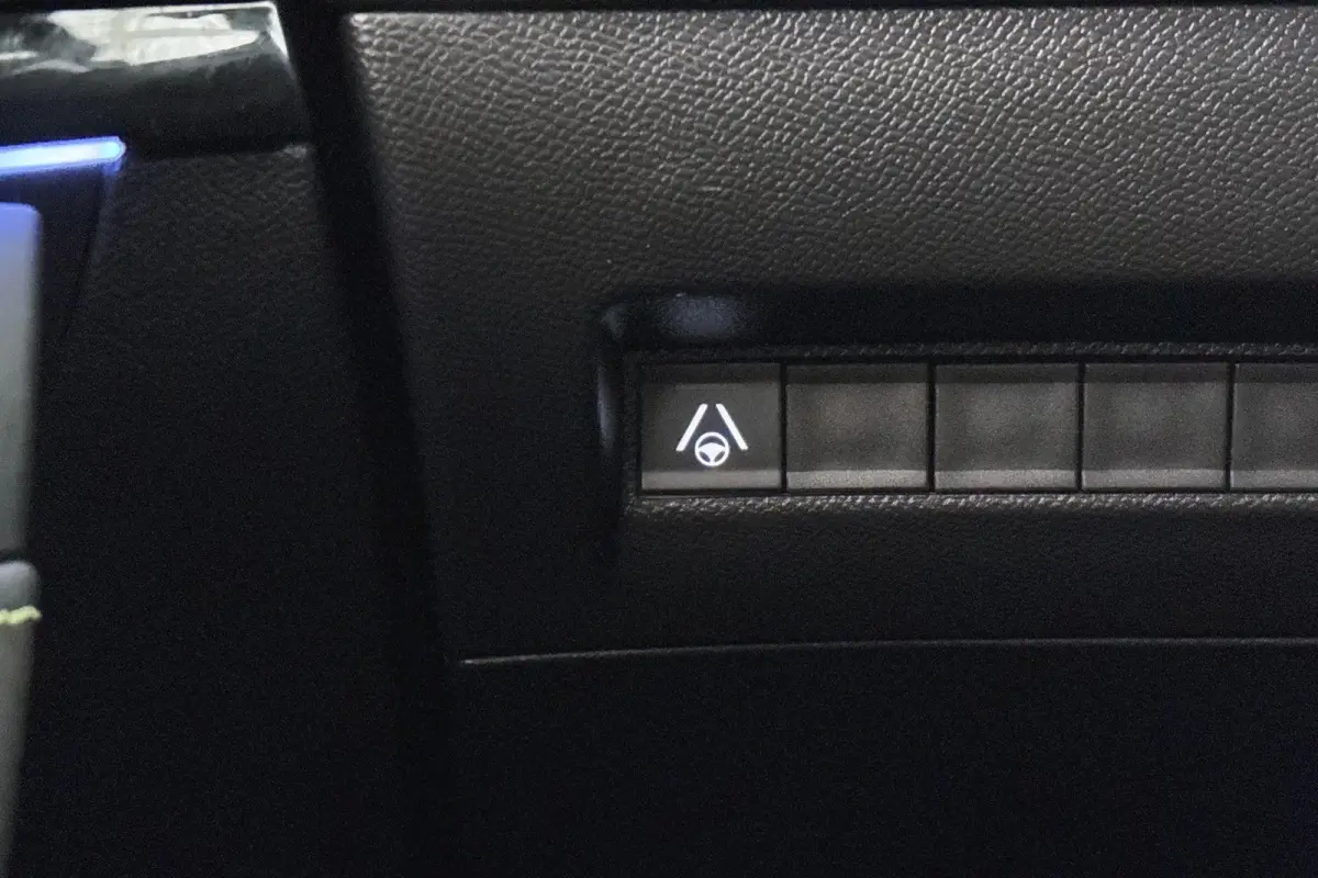 1.2 Hybrid 110 e-DCS6 GT 360 Camera Keyless LED Apple CarPlay